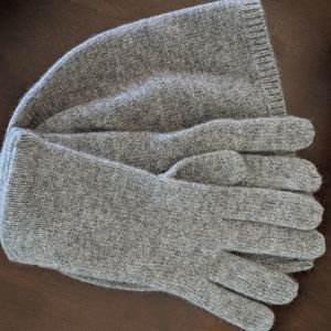 Joe Fresh 100% Cashmere hat and gloves set
